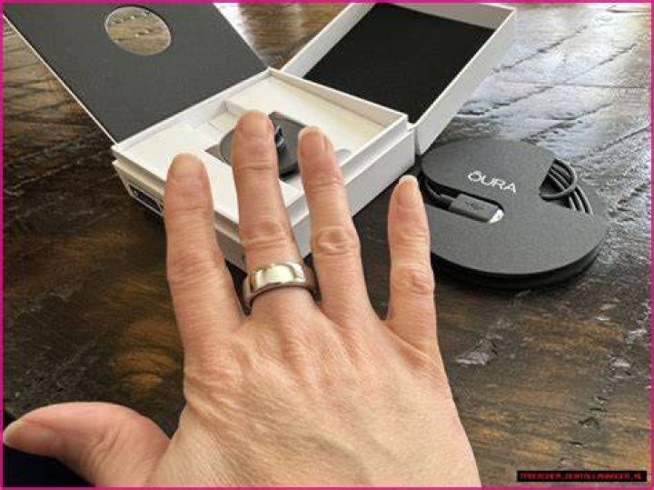 Why is Alex Wagner Not Wearing Her Wedding Ring? Exploring the Reasons Behind the Absence